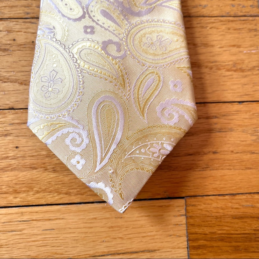 Mens Express Design Studio Yellow paisley tie business formal 100% silk